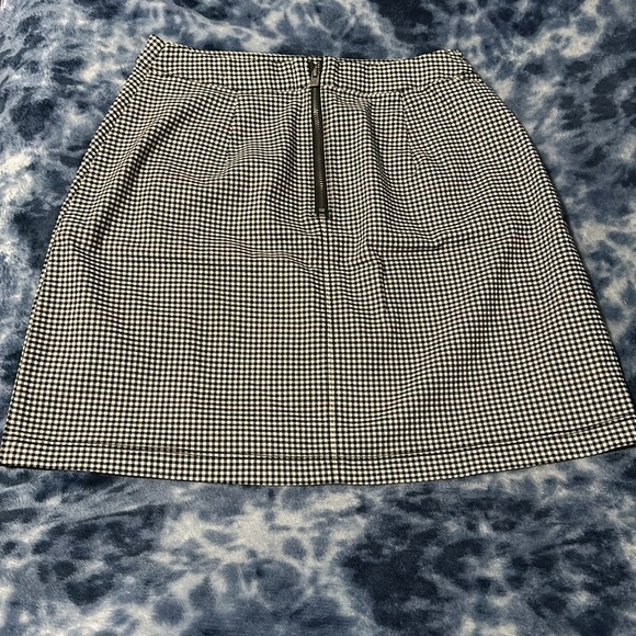 Ultra high-rise line A mini skirt size s. - Picture 4 of 8